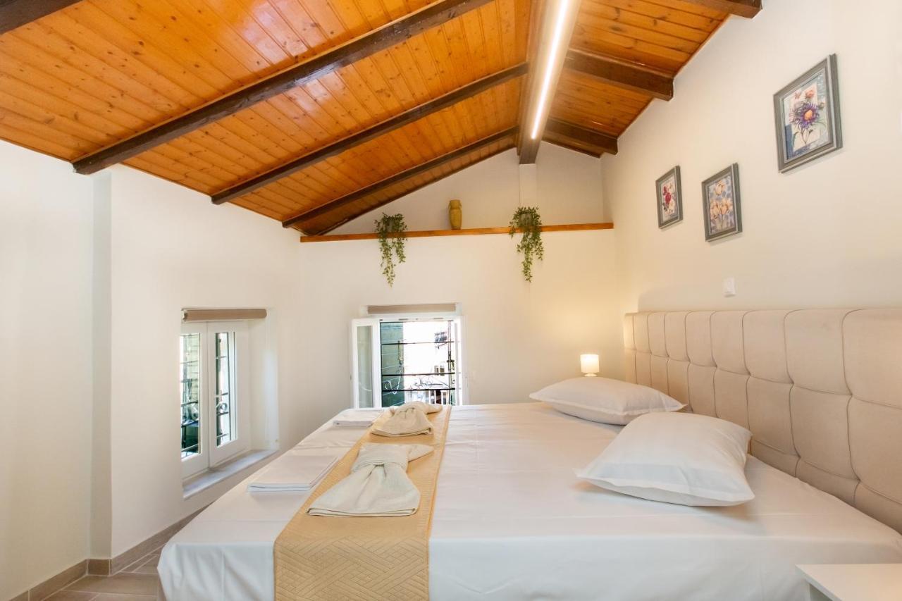 Odisseus Old Town Apartment Corfu  Экстерьер фото